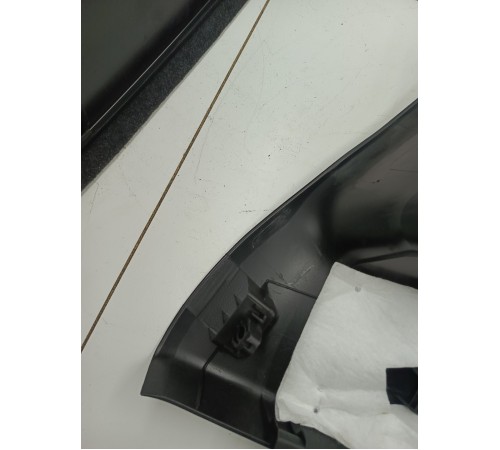 Обшивка багажника левая