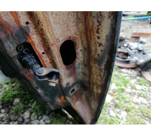 Дверь передняя левая