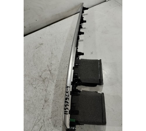 Дефлектор с декоротивной накладкой