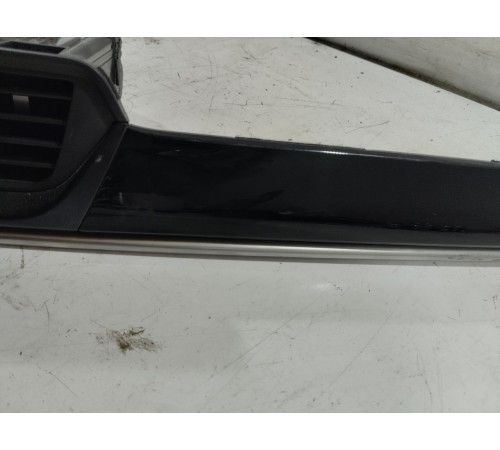 Дефлектор с декоротивной накладкой