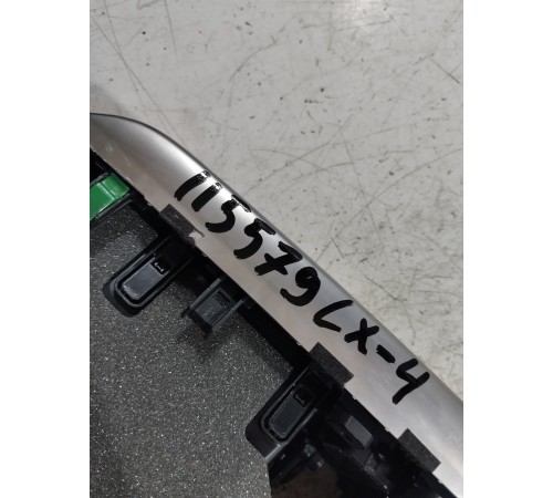 Дефлектор с декоротивной накладкой