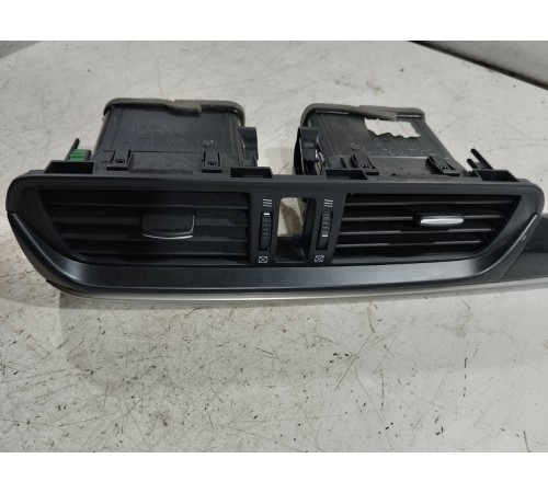 Дефлектор с декоротивной накладкой