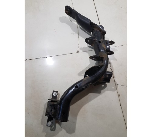 Рычаг подвески задний правый нижний