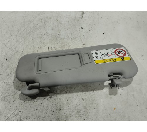 Козырёк солнцезащитный правый