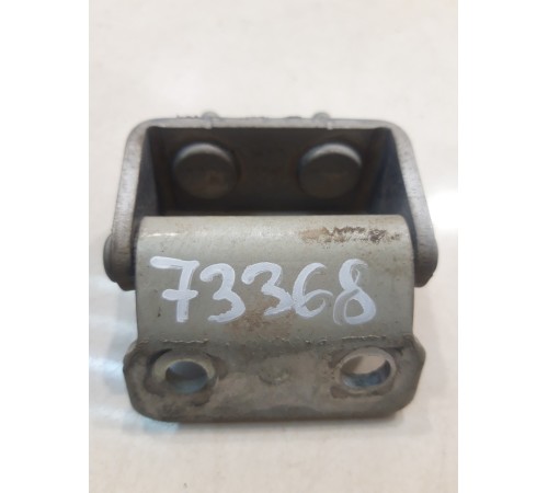 Петля крышки багажника