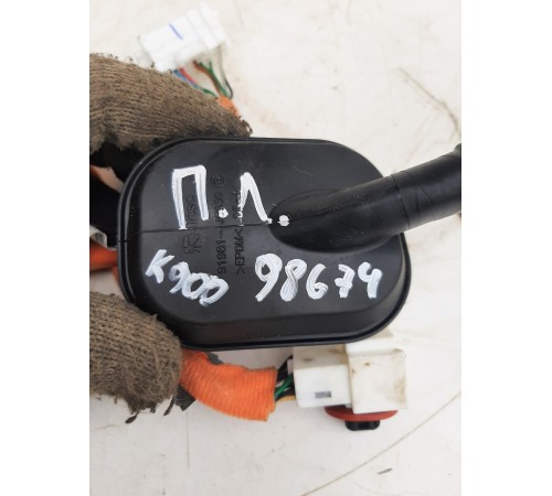 Электропроводка двери (передняя левая)