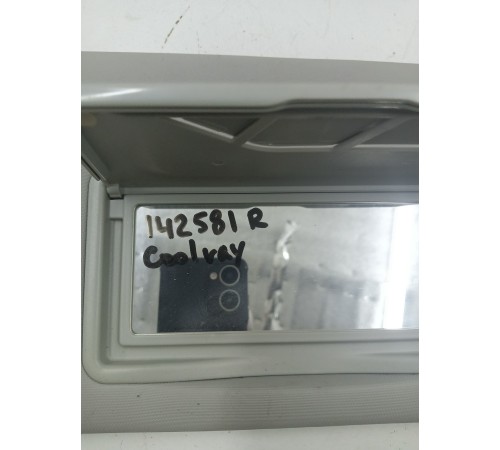 Козырек солнцезащитный правый