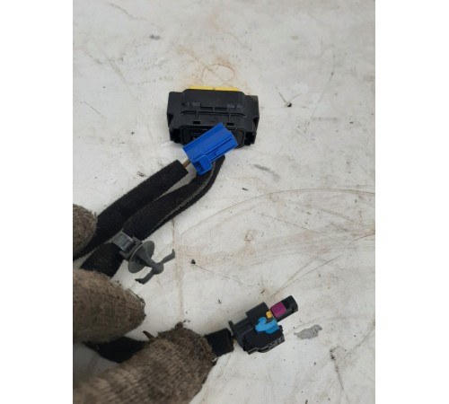 Электропроводка двери (передняя левая)