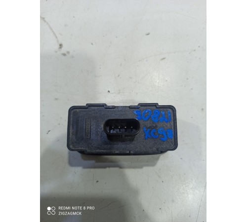 Кнопка открывания багажника