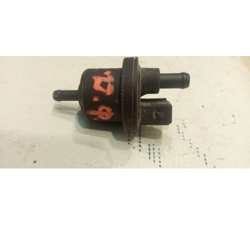 Клапан  вентиляции бака