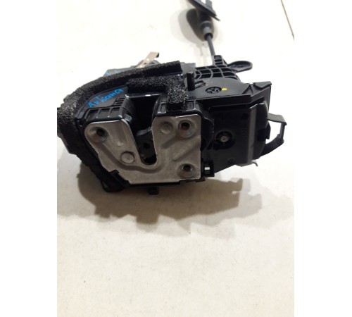 Замок двери (задний левый)