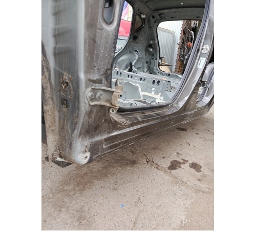 Порог со стойкой левый