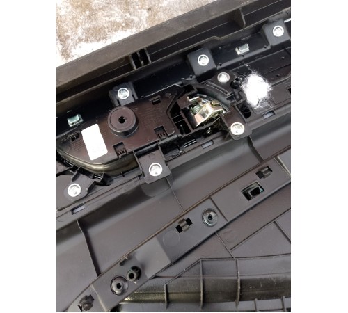 Обшивка двери передняя левая