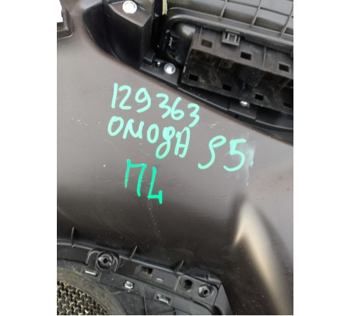 Обшивка двери передняя левая