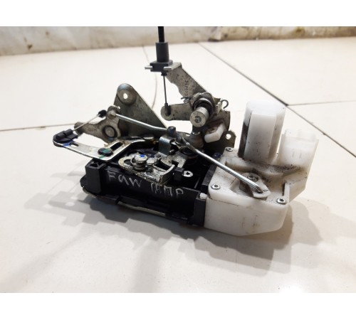 Замок двери (передний правый)