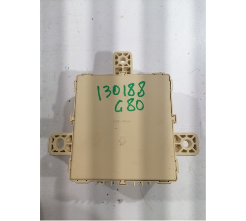 Блок предохранителей салонный