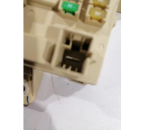 Блок предохранителей салонный