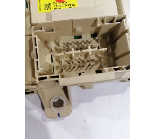 Блок предохранителей салонный