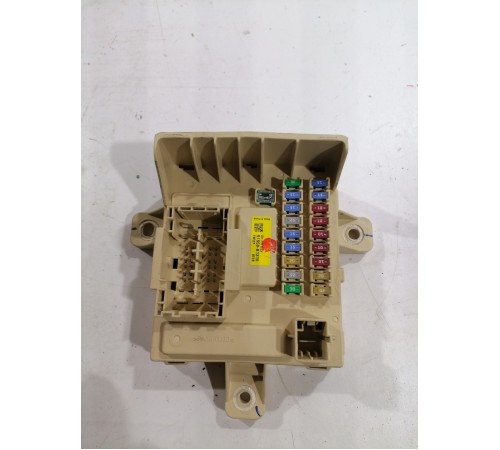 Блок предохранителей салонный