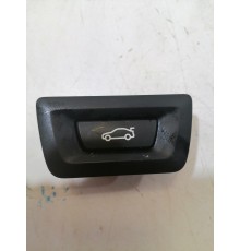 Кнопка открывания багажника