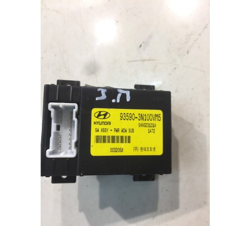 Кнопка стеклоподъемника (задняя, правая)