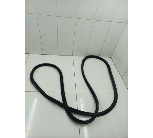 Уплотнитель багажника