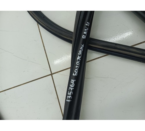 Уплотнитель багажника