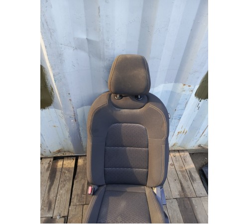 Сиденье переднее левое