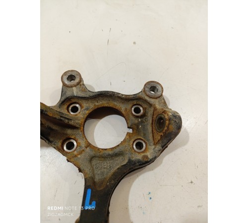 Кулак поворотный передний левый