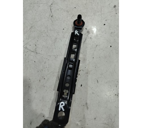 Механизм регулировки подъема ремня безопасности (передний правый)