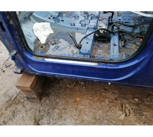 Порог левый с центральной стойкой