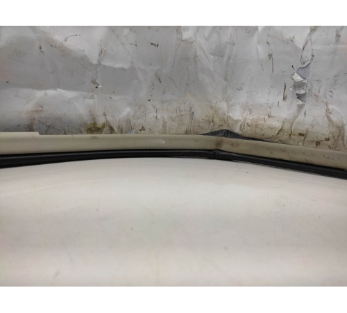 Уплотнитель двери (передний, левый)