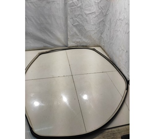 Уплотнитель двери (передний, левый)