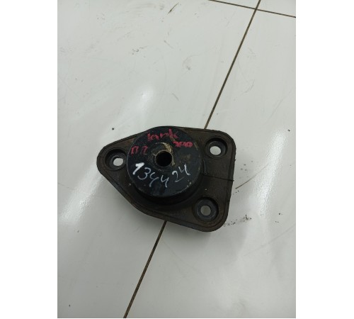 Опора кузова передняя правая