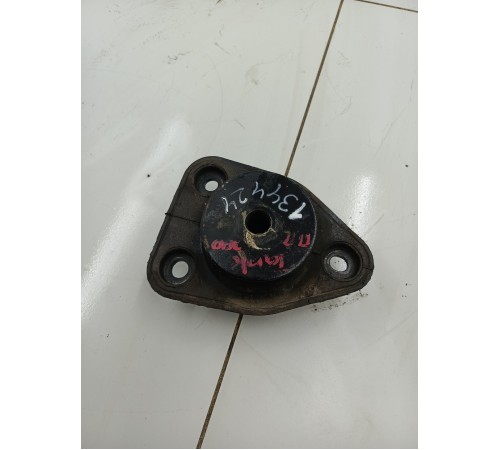 Опора кузова передняя правая