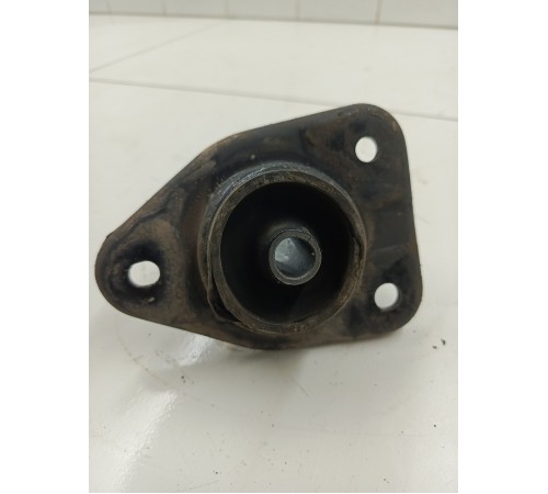 Опора кузова передняя правая