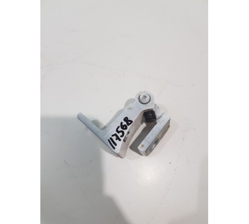 Петля двери передняя левая нижняя