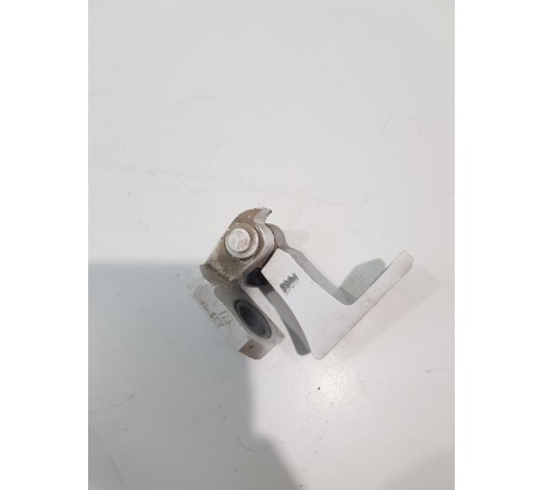 Петля двери передняя левая нижняя