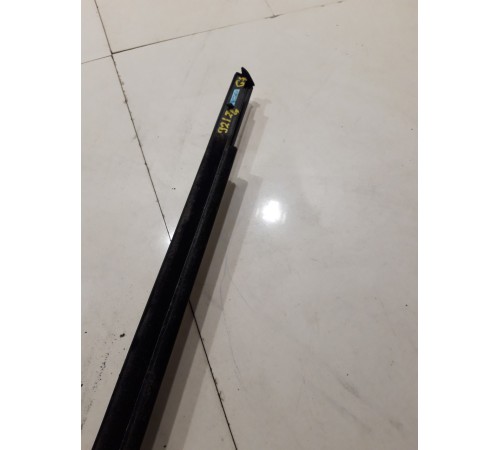 Уплотнитель стекла (передний, правый, внешний)