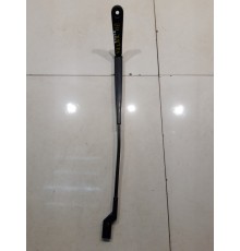 Поводок стеклоочистителя праый