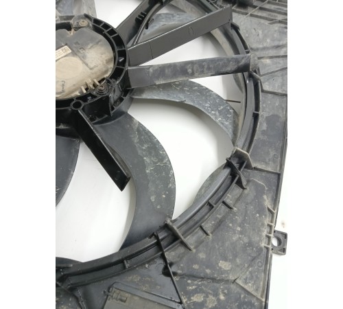 Диффузор радиатора в сборе