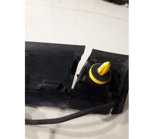 Датчик положения крышки багажника (правый)