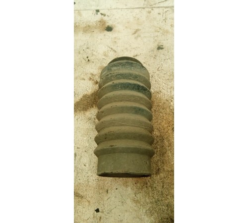 Пыльник амортизатора переднего