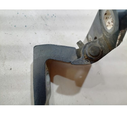 Петля двери передняя левая нижняя