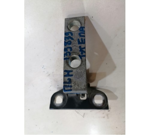 Петля двери передняя левая нижняя