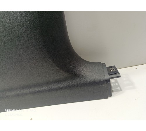 Накладка центральной стойки правая нижняя