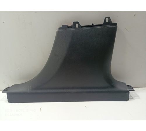 Накладка центральной стойки правая нижняя