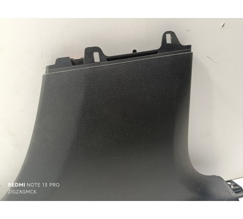 Накладка центральной стойки правая нижняя