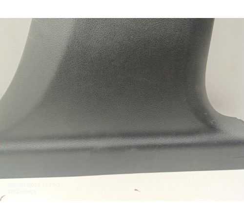 Накладка центральной стойки правая нижняя