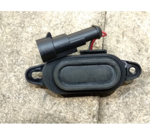 Кнопка открывания багажника